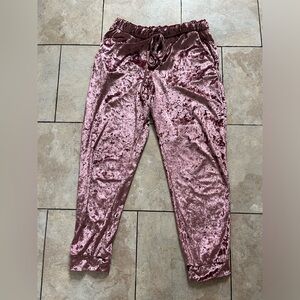 Vintage comfortable Mosaic &CO pants size L with two front pockets drawstring.